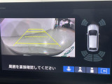 【バックモニター】後ろのカメラの映像をモニターに映し出すことができます!後方の見えない死角や、障害物との距離感をしっかり確認することができます!駐車が苦手な方におすすめです。