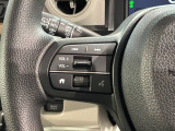 ステアリングにオーディオ操作スイッチが付いています。オーディオ画面に直接タッチしなくても操作が出来ますので、運転に集中できます。