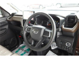 前席全体 目線も高く広い視界で安心して運転することができますね!