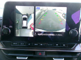 アラウンドビュ-モニタ-装備。上から見下ろしているような映像が表示されるので、車庫入れ時も安心です!