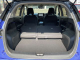 後席シートを全て倒すと、大きな荷物の積み込みも楽々です◎用途に合わせた使い方が出来るので、非常に便利です。