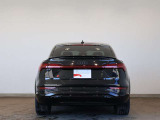 Audi SQ8 Sportback e-tron /パノラマサンルーフ/Audi rings & ブラックスタイリング/アルミホイール5Yスポークローターデザイン ブラック 10.5Jx21/デジタルマトリクスLEDヘッドライト