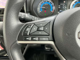 ナビの音量など車両情報を手元で操作できるハンドルスイッチ付き。