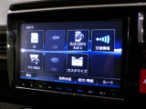 CD、DVD、Bluetooth、AM、FM、AUX、スマートフォン接続ができます。