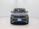 LEDヘッドライトとクローム加飾フロントグリルを装備。存在感あるフロントフェイスが魅力のT-Cross TSI Styleです。