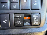 ★両側パワースライドドア★狭い駐車場や壁際などでの乗降りに便利です!操作はキーレスリモコン、室内のコントロールスイッチ、ドアハンドルで行えます!挟み込み防止機能付で安心!