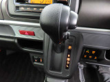 動かしやすい位置にシフトレバーがあります!状態もいいです!