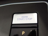 スタートボタンを押すだけでエンジンの始動、停止ができます。