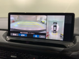 全方位モニターがついています! 車の周囲を360&deg;安全確認できるので、普段の駐車はもちろんの事、縦列駐車や幅寄せの際にも活躍してくれますよ。