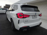 長期にわたる保証を実現。安心の無償保証。2年間のBMWプレミアムセレクション保証と延長保証(別途費用)を合わせて最大4年間の保証。万一の故障に長期間備えることができ、ご安心してお乗り頂けます。