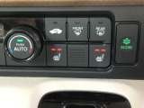 【シートヒーター】スイッチを押せば、座面と背もたれで体を温めてくれます♪