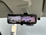 スマートルームミラー装備で夜間や後席に同乗者がいる場合も後方視界をしっかりと確保してくれます☆