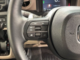 ステアリングにオーディオ操作スイッチが付いています。オーディオ画面に直接タッチしなくても操作が出来ますので、運転に集中できます。