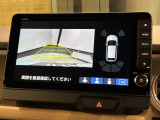 リバースギアに入れるだけで後方の表示へ切り替わります。夜間や雨の日の駐車も楽になりますよ。