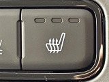 【シートヒーター】シートを温めてくれる暖房機器です!長時間座っていると負担が掛かりやすい背中や腰、または冬場などの寒い日に冷えやすい脚部に快適なぬくもりを伝えます。