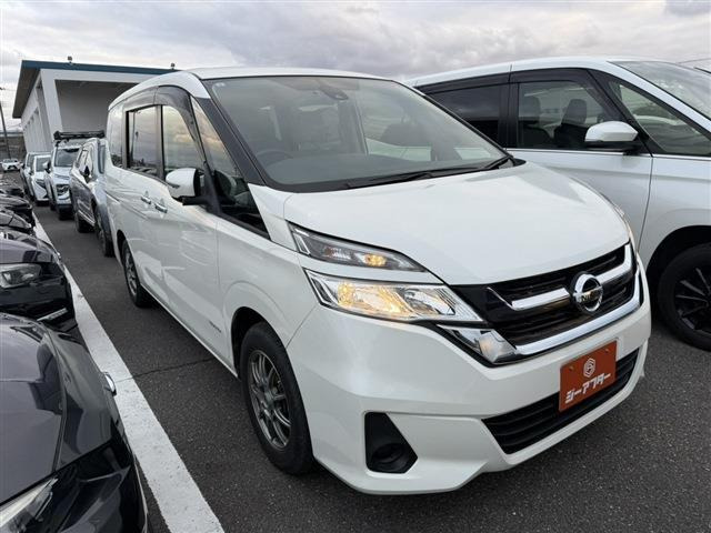 セレナ2.0 X VセレクションIIワンオーナー 禁煙車 純正ナビ