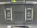 【両側パワースライドドア】スマートキーや運転席のスイッチで後席両側スライドドアの開閉が可能♪電動だから力を入れてドアを開ける必要が無く、小さなお子様でも簡単に開け閉めでき快適です♪