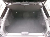 ラゲッジスペースは十分な広さを確保しています。日常のお買い物にも大活躍!積み下ろしも楽々ですよ。
