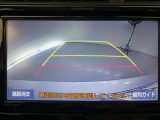 【バックカメラ】バックカメラ装着車です。バックする時に、後方の様子をナビ画面に表示します!慣れない駐車場での駐車や、せまい場所での車庫入れの時も、安全確認OK!思いがけずコツン!なんて事も防げますヨ