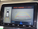 後方の見える安心をお届けするバックガイドモニター付:バックするときのアシストラインもあって楽々バック!車庫入れや縦列駐車をサポートし、苦手な駐車も安心です!今やもう手放せない装備ですネ♪