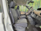 運転席シート廻りは使用感も少なく、良好な状態となっています。丁寧に使われていたことがよくわかりますね。