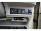 スイッチ類は運転席右側にあります。