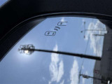 車線変更時の死角をサポート!接近しているクルマの存在を教えてくれるブラインドスポットモニター!