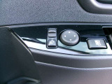 ドアミラーの鏡面の調節、格納は運転席からすべて操作できます!
