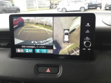 マルチビューカメラを搭載ですので、まるで見下ろし映像のように車両の周囲を確認できます。