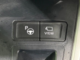 【リモート機能つきアドバンストパーク】専用スマートフォンアプリの使用で、車外から遠隔駐車・出庫が可能な先進機能。広い場所で乗り降りしたい時に便利です♪