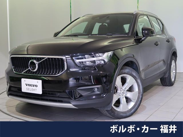XC40 B4 AWD モメンタム 4WD 
