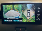 【マルチビューカメラシステム】専用のカメラにより、上から見下ろしたような視点で360度クルマの周囲を確認することができます☆死角部分も確認しやすく、狭い場所での切り返しや駐車もスムーズに行えます。