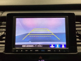 バックでの車庫入れも安心です! リアカメラが付いているバックモニター付のナビを装備しております。操作線もついており距離感も画面から確認できます。