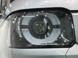 LEDヘッドライトは、点灯の瞬間から最大光量を発揮し、突然暗くなるトンネルなどでの安定感を高めます。