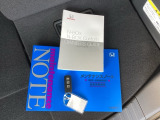 メンテナンスノート【整備記録簿】、取説も揃っています。スマートキーはバッグなどにしまったままボタン操作でエンジンの始動・停止ができて大変便利です。