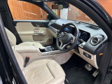 GLB GLB200d 4マチック 4WD 本革シート