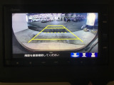 バックモニター付きで、車庫入れやバック時の後方確認をサポート。