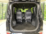 普段のお買い物や通勤、送迎等に十分な荷室スペースを確保しております。セカンドシートを倒すと、大きな荷物の積載も可能です♪