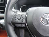 ステアリングオーディオスイッチがついておりますので、ナビの画面を見ることなく操作が可能となっております。