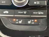 フロント両席にはシートヒーターが付いています!寒い日に便利な装備ですね。