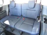 大人が座っても余裕ある3列目シート。
