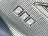 【メモリー機能付きパワーシート】ドライバーごとに設定したシート位置を記憶して、ボタン一つで切り替えできる便利な機能!運転する方が複数名いらっしゃるご家庭におすすめです♪