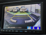 バックカメラで駐車も安心。死角を減らして、安全にサポート。初めての場所でもスムーズに、あなたの運転をもっと快適にしてくれます!