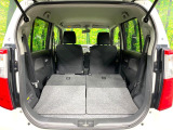 普段のお買い物や通勤、送迎等に十分な荷室スペースを確保しております。セカンドシートを倒すと、大きな荷物の積載も可能です♪