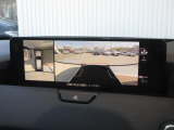 360&deg;ビューモニターを搭載しています。パーキングセンサーと合せてお使いいただくことで、安全、安心にお車の取り回しを行っていただけます。