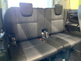 3列目シートはもちろん状態良好☆大人でもゆったりと座って頂けますので、大人数でのお出かけもラクラクです♪ご家族で、気の知れた仲間で、ドライブに行くのが楽しみですね♪