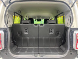 普段のお買い物や通勤、送迎等に十分な荷室スペースを確保しております。セカンドシートを倒すと、大きな荷物の積載も可能です♪