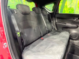 後部座席も気になるようなキズ・汚れやへたり等、大きなダメージはなく、良好な状態です。