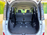 後席を格納すると、これだけの広さが!シーンに合わせたシートアレンジで、大きな荷物も積むことが出来ます♪