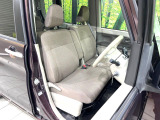 運転席シート廻りは使用感も少なく、良好な状態となっています。丁寧に使われていたことがよくわかりますね。